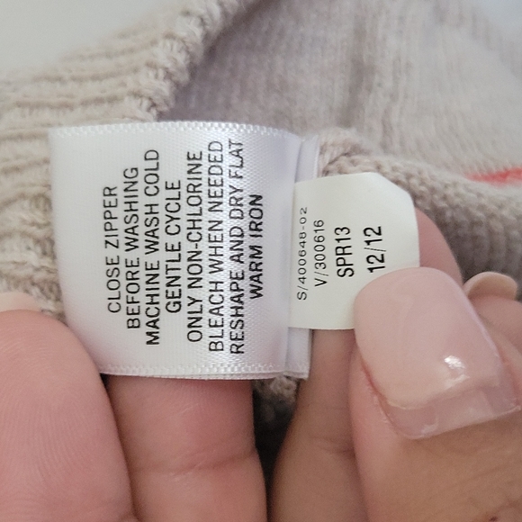 Banana Republic Hoodie - Picture 9 of 9